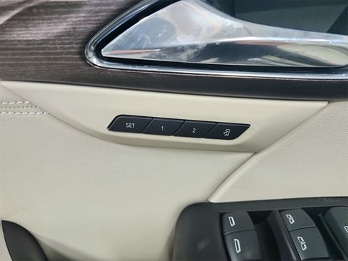 Used 2023 Buick Envision Avenir image 21