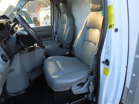 Used 2017 Ford E-350 and Econoline 350 Super Duty w/ Power Windows & Locks Group image 12