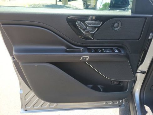 Certified 2024 Lincoln Aviator Reserve w/ Jet Package AWD/4WD image 21