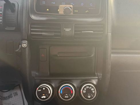 Used 2006 Honda CR-V LX image 11