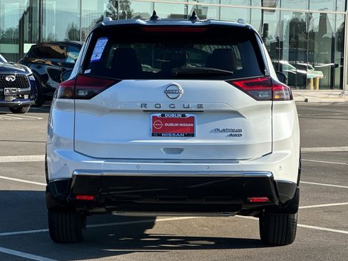 New 2026 Nissan Rogue Platinum image 5