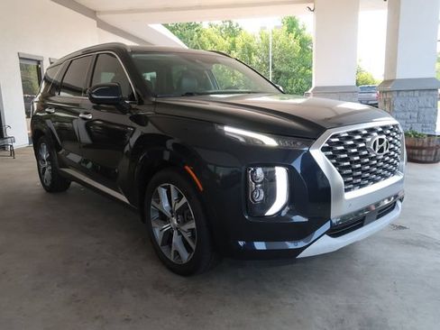 Used 2021 Hyundai Palisade Limited FWD image 3