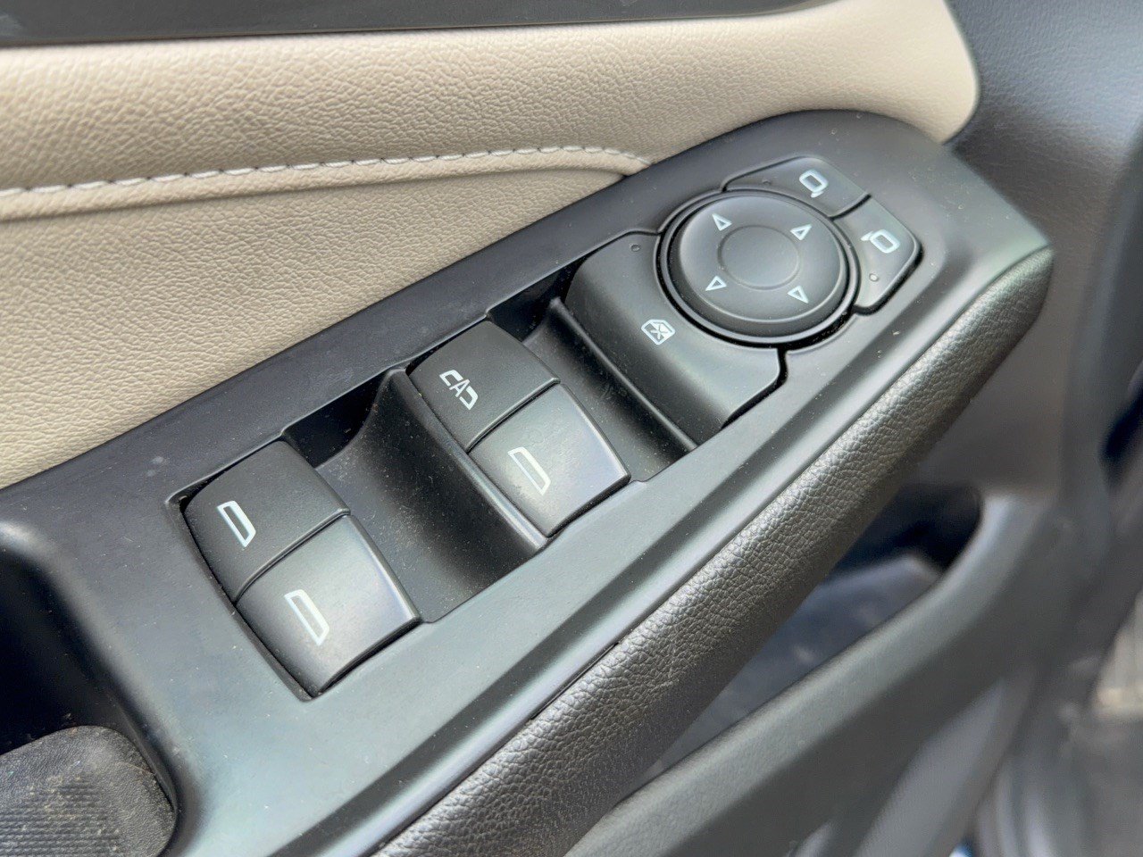 Certified 2023 Chevrolet Traverse LT FWD image 15
