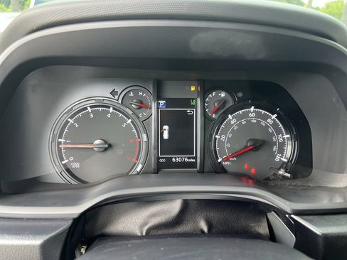 Used 2024 Toyota 4Runner SR5 RWD image 21