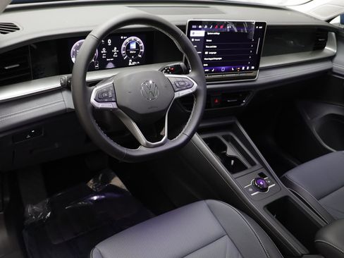 New 2026 Volkswagen Tiguan SE image 6