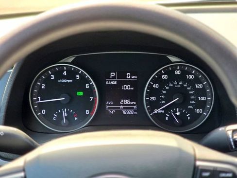 Used 2018 Hyundai Elantra SE FWD image 15
