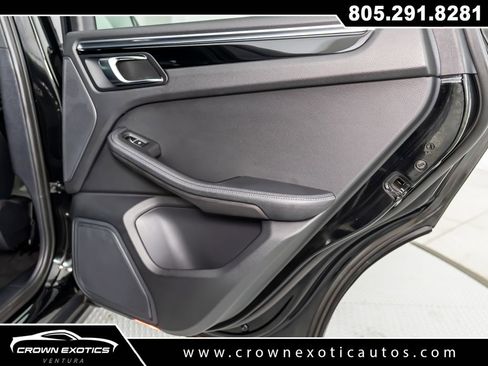 Used 2023 Porsche Macan Turbo image 17
