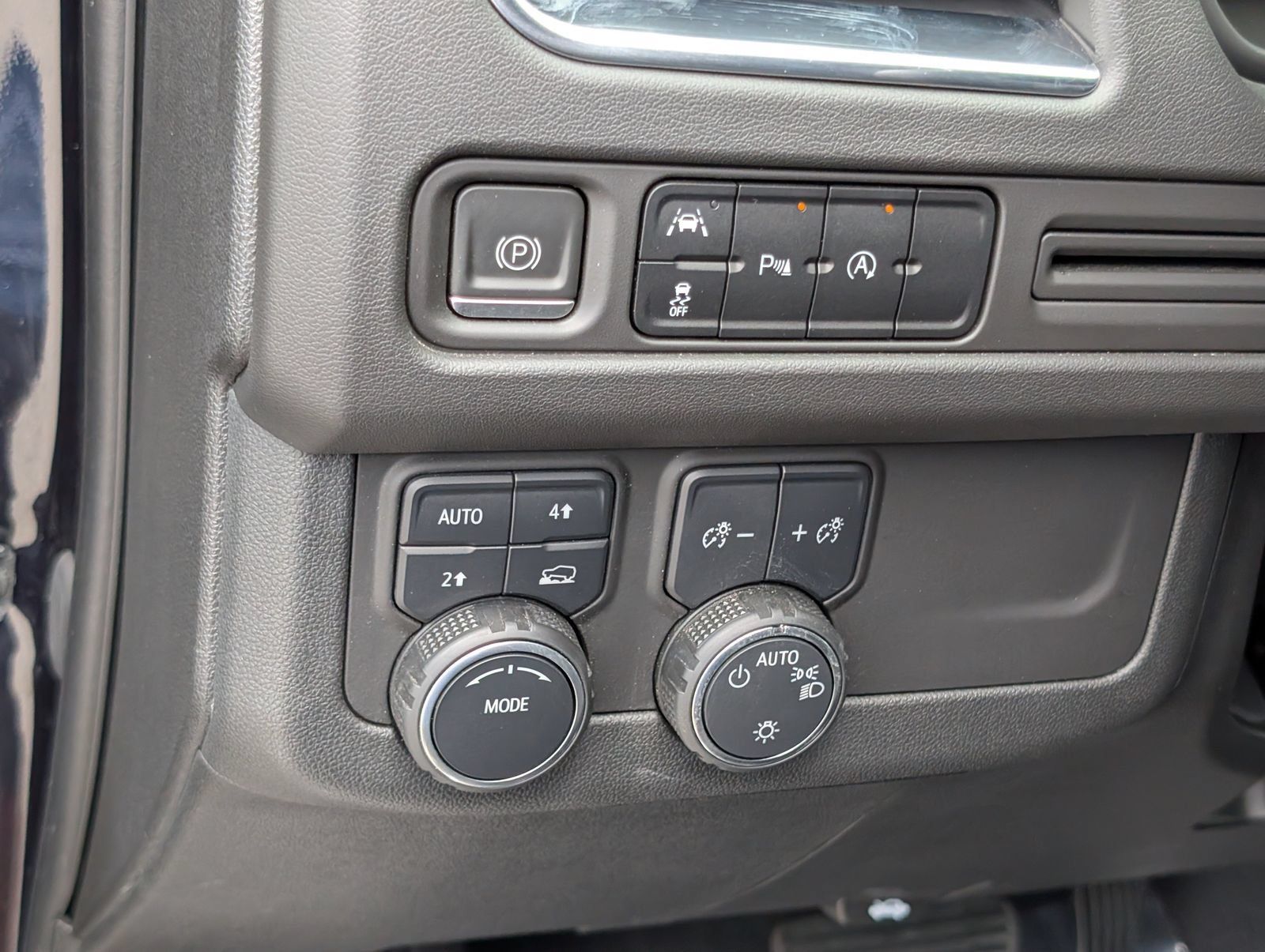 Used 2023 Chevrolet Tahoe RST AWD/4WD image 25
