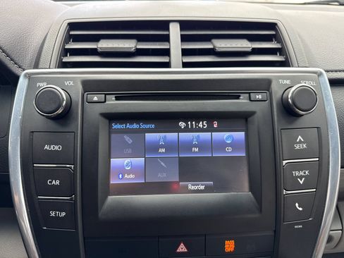 Used 2015 Toyota Camry LE FWD image 25