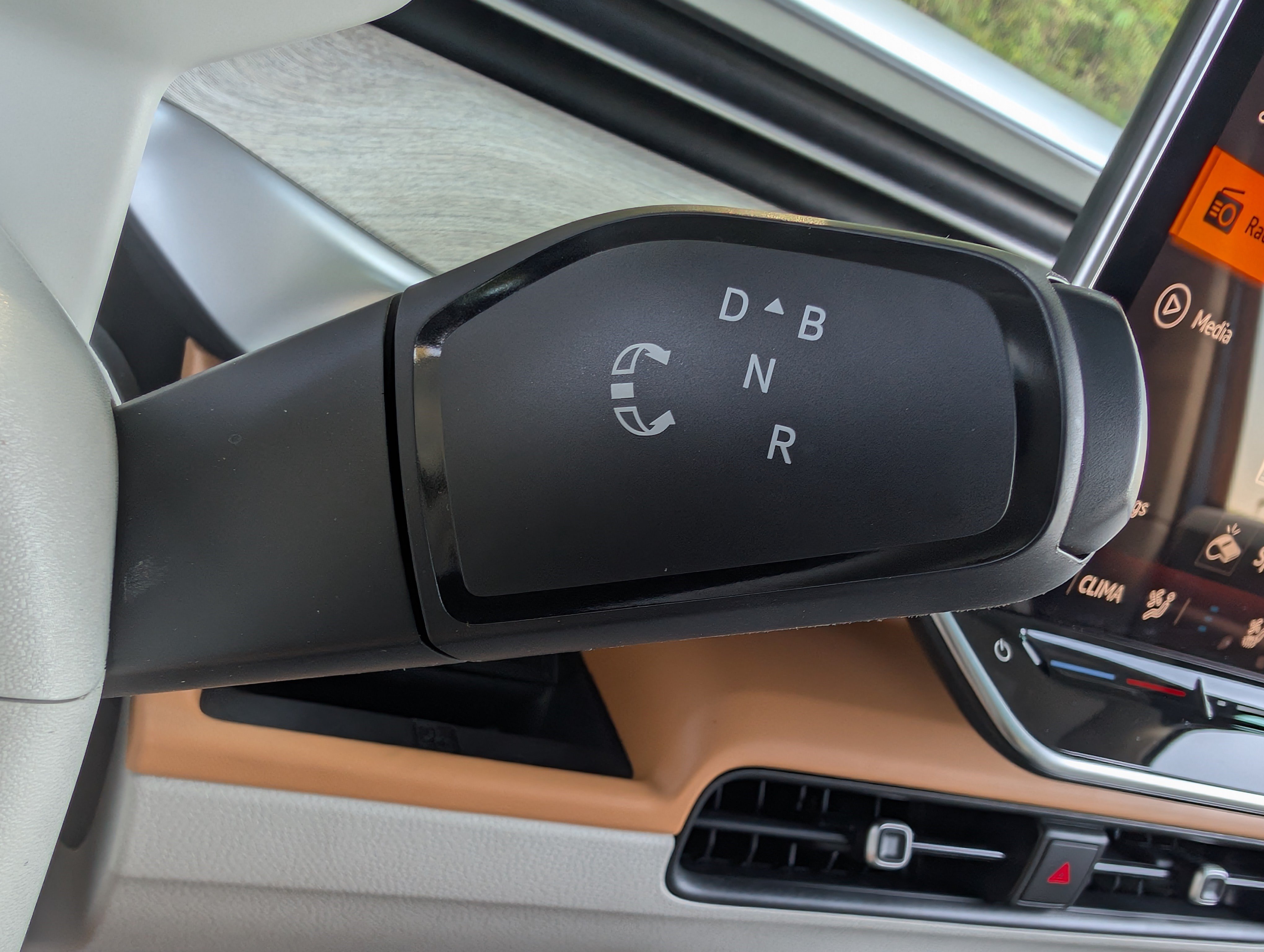 Used 2025 Volkswagen ID. Buzz 1st Edition RWD image 33