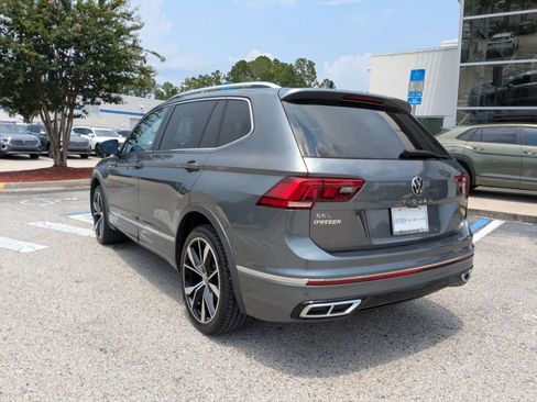 Used 2022 Volkswagen Tiguan SEL R-Line AWD/4WD image 4
