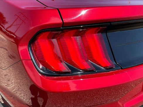 Used 2021 Ford Mustang Coupe RWD image 25