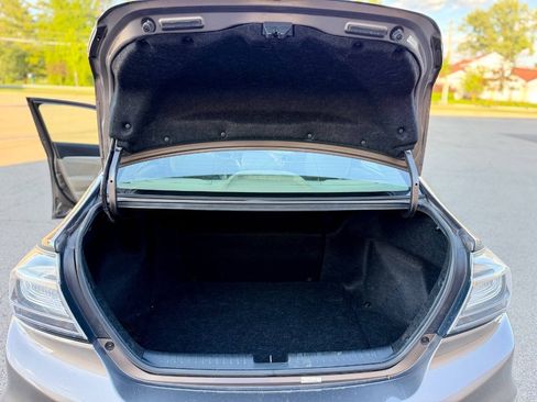 Used 2013 Honda Civic Hybrid Sedan image 19