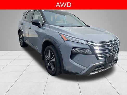 Used 2024 Nissan Rogue SL w/ SL Premium Package AWD/4WD image 3