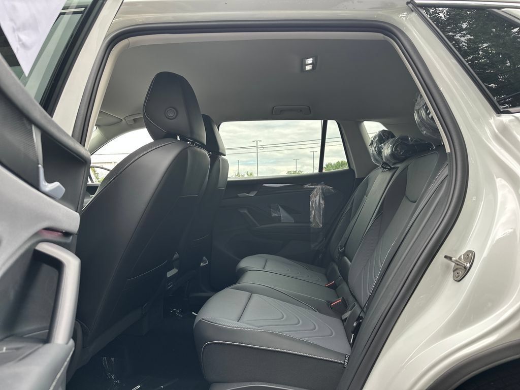 New 2026 Volkswagen Tiguan SE AWD/4WD image 18