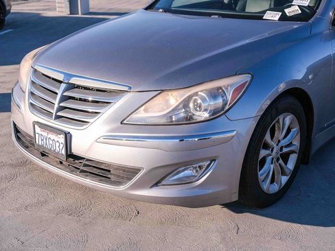 Used 2013 Hyundai Genesis 3.8 RWD image 11