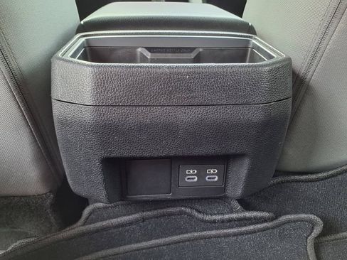 Used 2025 Toyota Tacoma TRD Sport AWD/4WD image 17