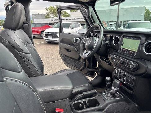 Used 2023 Jeep Wrangler Unlimited Sahara w/ Cold Weather Group AWD/4WD image 16