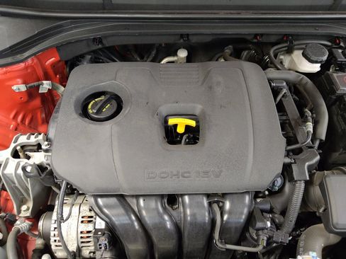Used 2020 Hyundai Elantra SE FWD image 30