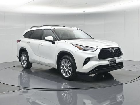 Used 2022 Toyota Highlander Limited FWD image 63