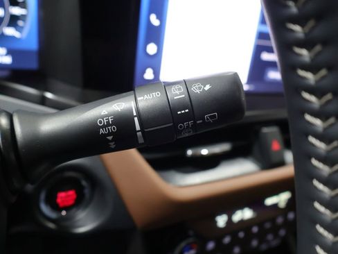 Used 2026 Subaru Outback Touring XT AWD/4WD image 37