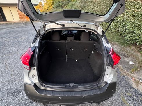 Used 2020 Nissan Kicks SV w/ Exterior Package image 12