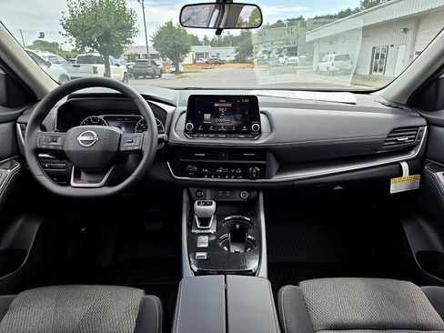 New 2026 Nissan Rogue SV image 10