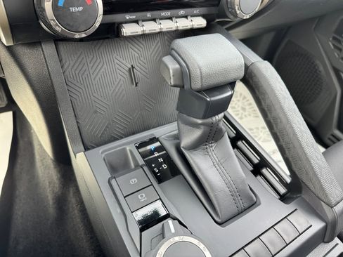 Used 2024 Toyota Tacoma SR image 6