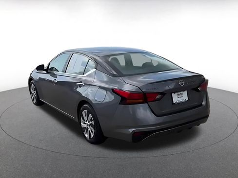 Used 2024 Nissan Altima 2.5 S image 11