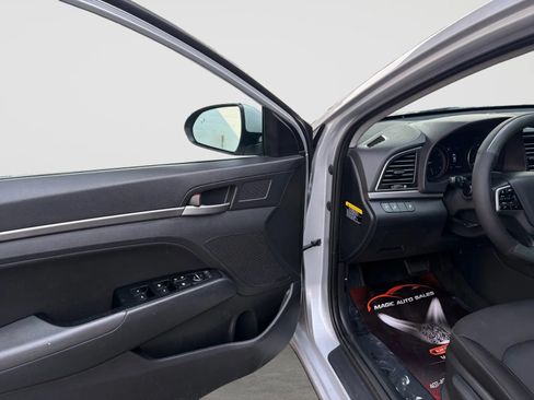 Used 2018 Hyundai Elantra Value Edition FWD image 11