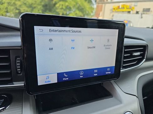 Used 2023 Ford Explorer XLT w/ Equipment Group 202A AWD/4WD image 18