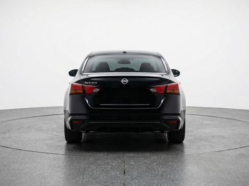Used 2025 Nissan Altima 2.5 SV FWD image 7