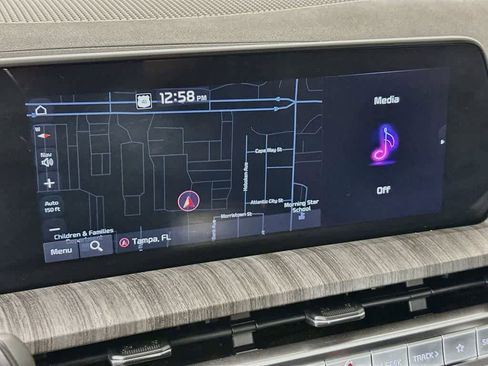 Used 2024 Kia Telluride EX w/ EX Captain's Chair Package FWD image 27