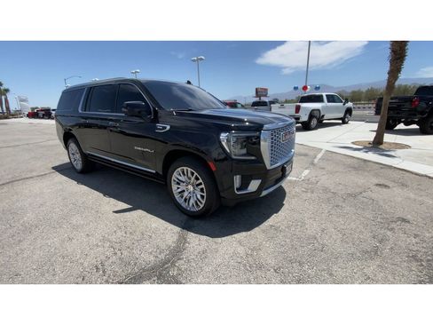 Used 2023 GMC Yukon XL Denali AWD/4WD image 2