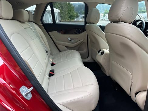 Used 2020 Mercedes-Benz GLC 300 4MATIC image 11