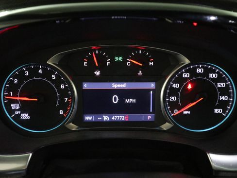 Used 2023 Chevrolet Traverse LT FWD image 17