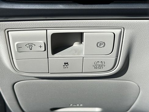 New 2026 Hyundai Tucson Blue SE image 23