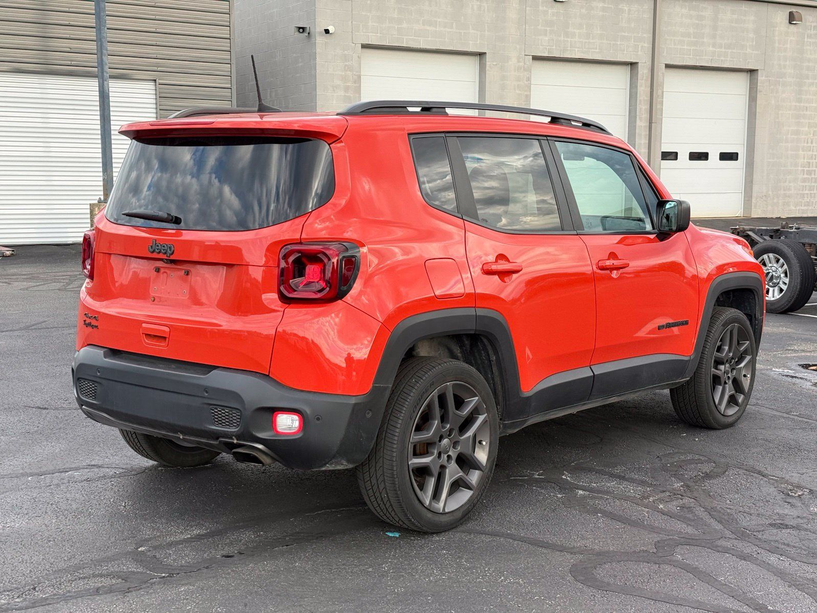 Used 2021 Jeep Renegade Latitude w/ Luxury Group II AWD/4WD image 4