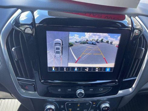 Used 2022 Chevrolet Traverse RS image 32