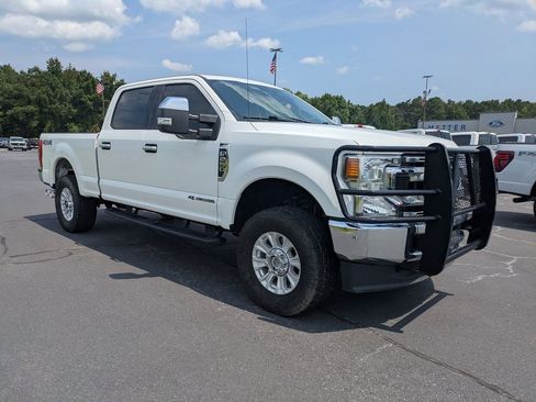 Used 2020 Ford F250 XLT AWD/4WD image 2