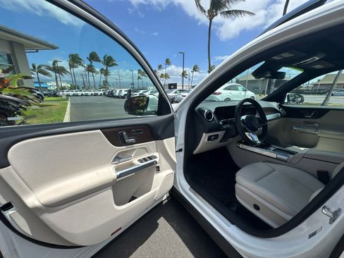 Used 2026 Mercedes-Benz GLB 250 image 11
