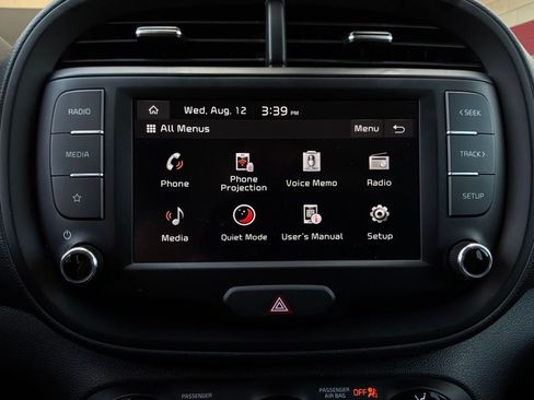Used 2025 Kia Soul LX w/ LX Technology Package FWD image 27