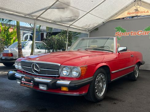 Used 1989 Mercedes-Benz 560 SL image 2