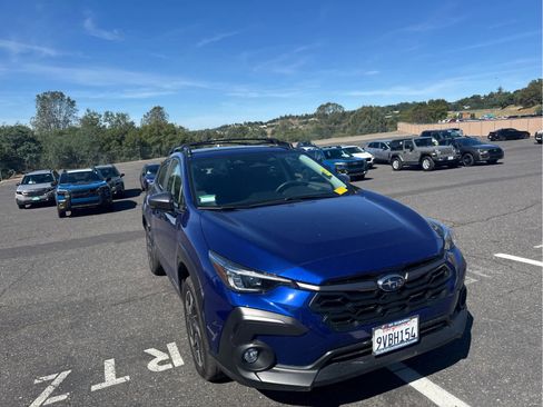 Used 2025 Subaru Crosstrek 2.5i Limited image 3