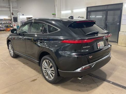 Used 2023 Toyota Venza Limited AWD/4WD image 4