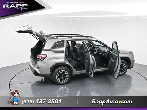 Used 2025 Subaru Forester Premium AWD/4WD image 36