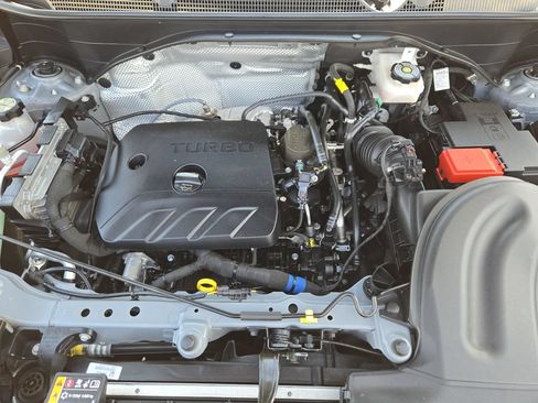 Used 2025 Buick Encore GX Sport Touring FWD image 25
