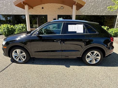 Used 2017 Audi Q3 2.0T Premium AWD/4WD image 2
