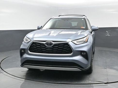 Used 2020 Toyota Highlander Platinum image 16