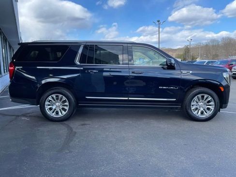Used 2022 GMC Yukon XL Denali w/ Max Trailering Package AWD/4WD image 4